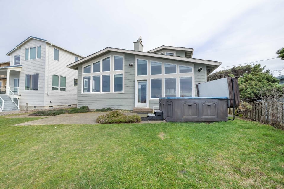 Bright Shores House in Lincoln City