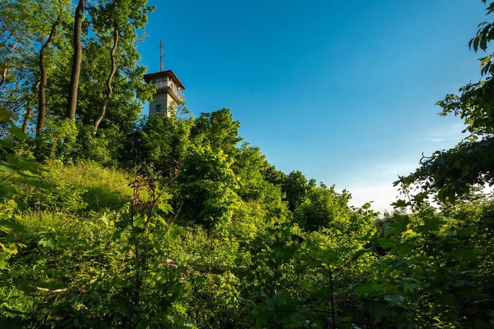 Nearby landmark, Natural landscape, Hiking
