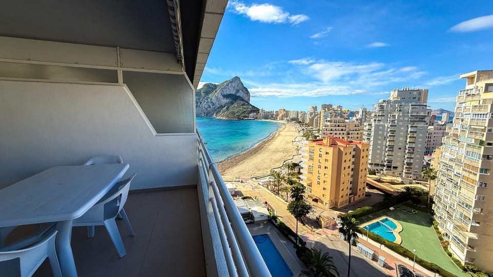 Day, Natural landscape, View (from property/room), Balcony/Terrace, Beach, City view, Pool view, Sea view