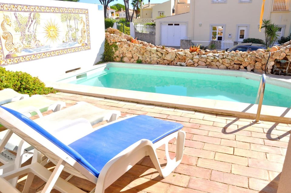 Patio, View (from property/room), Swimming pool, sunbed
