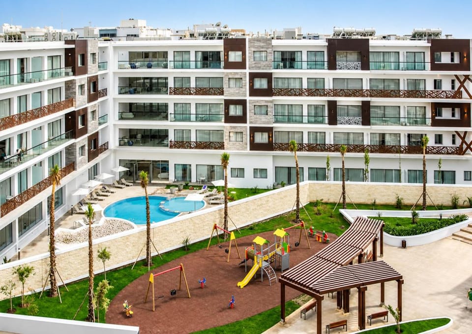 Agadir Bay, Pool, Walk to Beach Apartment in Agadir