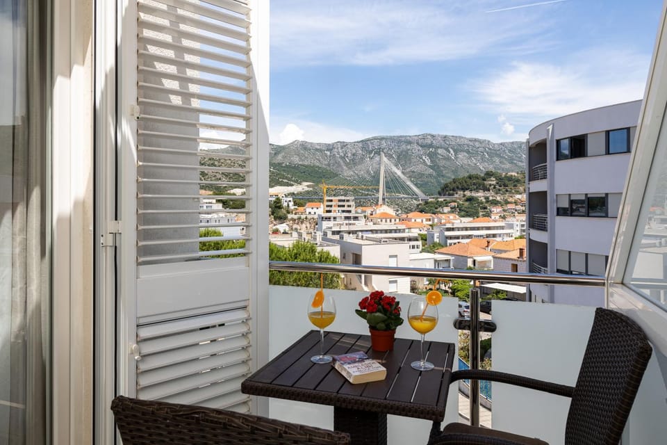 View (from property/room), Balcony/Terrace