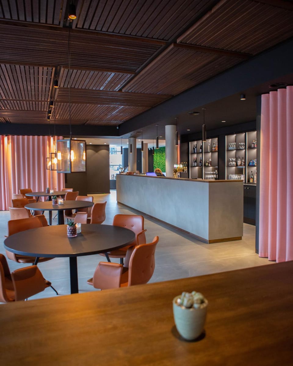Living room, Lounge or bar