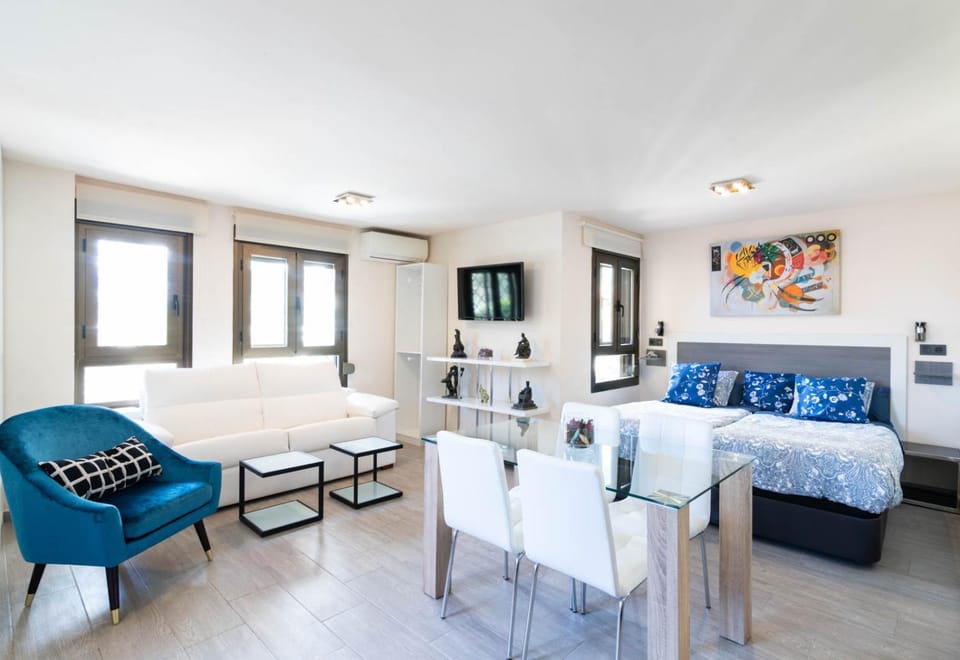 Mediterranean Suite House in Malaga