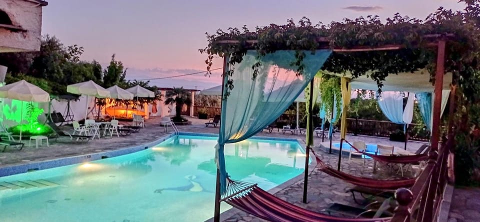 Swimming pool, Swimming pool