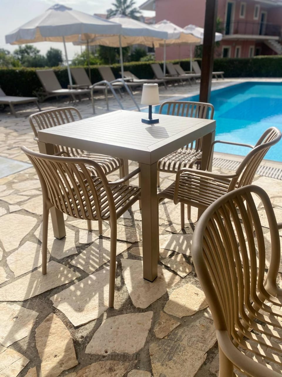 Dining area, Swimming pool