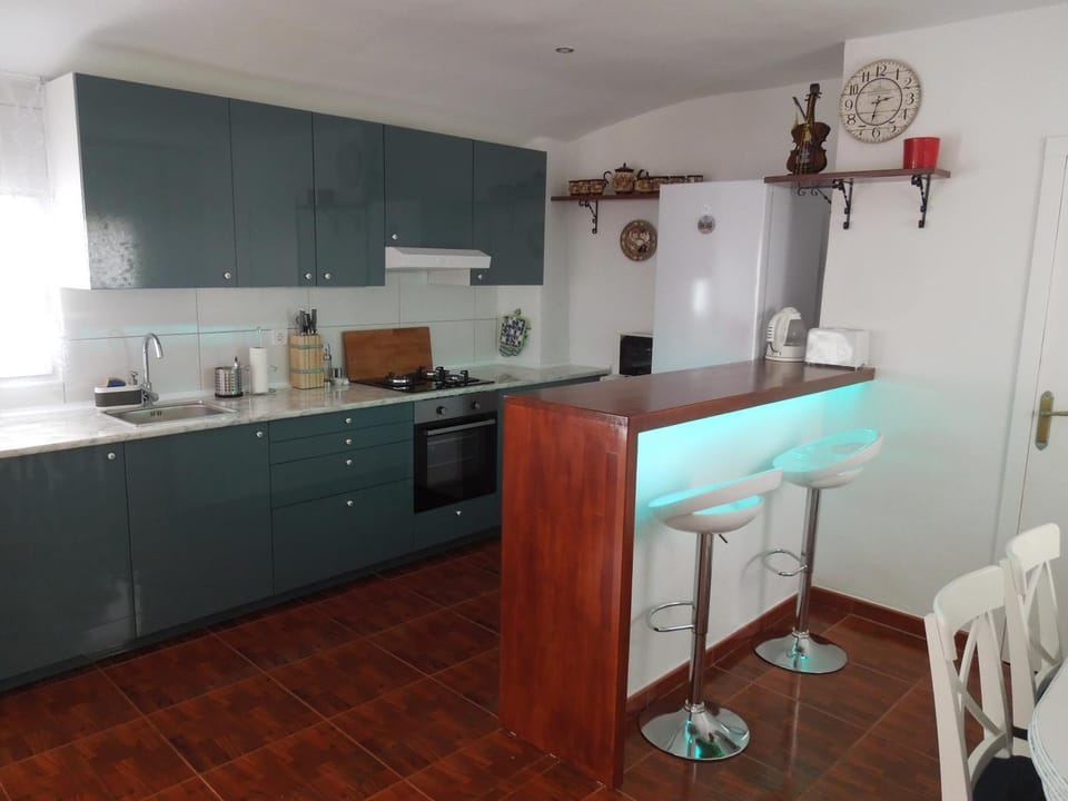 oven, kitchen
