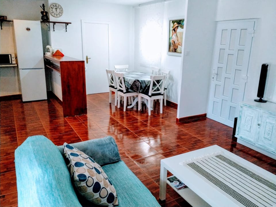 Kitchen or kitchenette, Living room