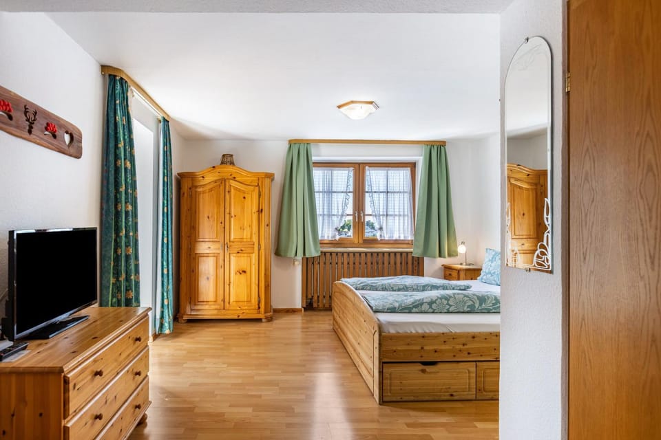 Living room, Bedroom