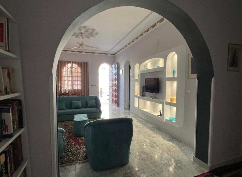 TV and multimedia, Seating area