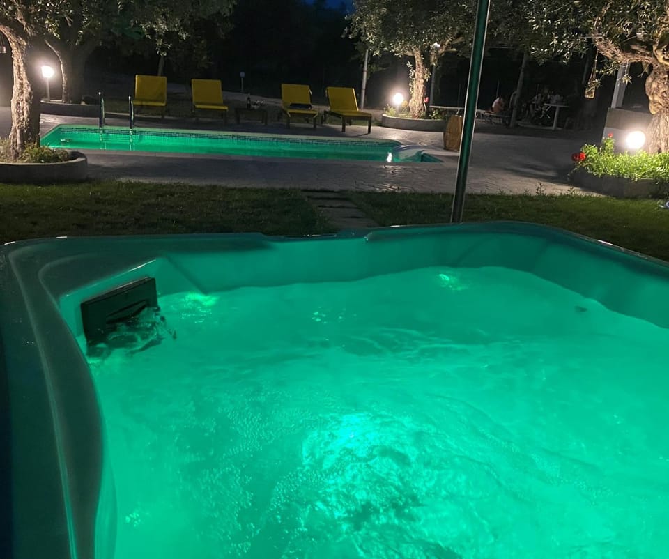 Garden, Hot Tub, Swimming pool, Swimming pool