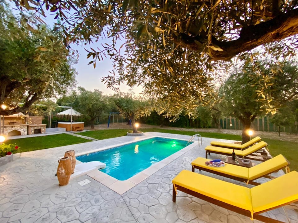 Garden view, Pool view