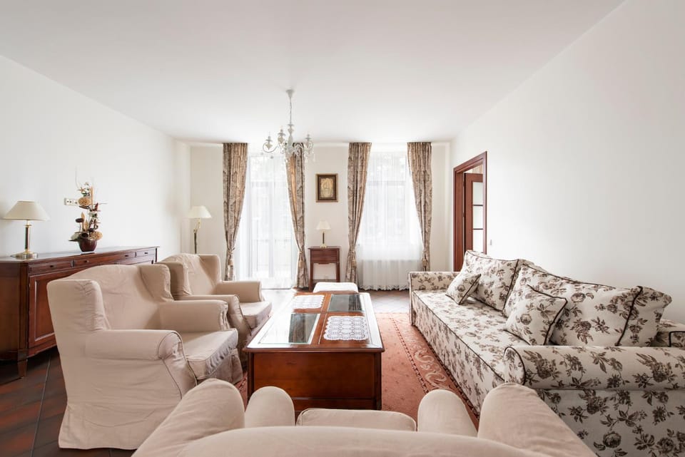 Communal lounge/ TV room, Living room