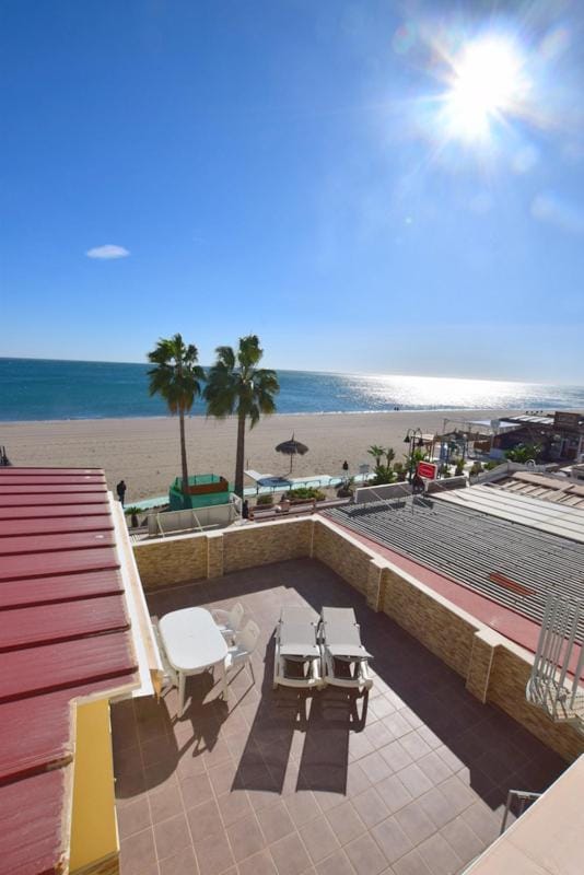View (from property/room), Balcony/Terrace, Sea view, sunbed