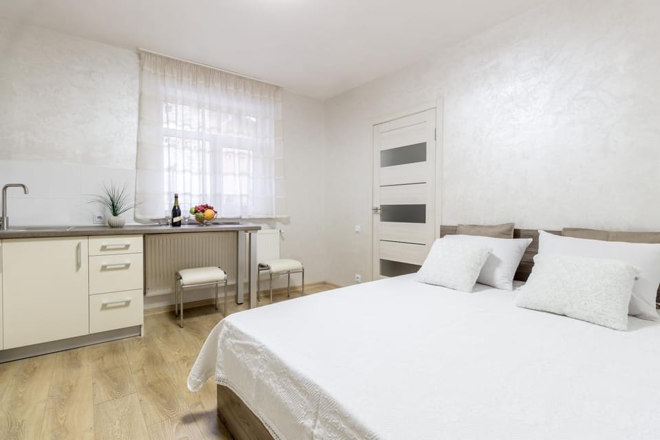 Staff, Bed, People, Other, Photo of the whole room, Decorative detail, bunk bed, Family