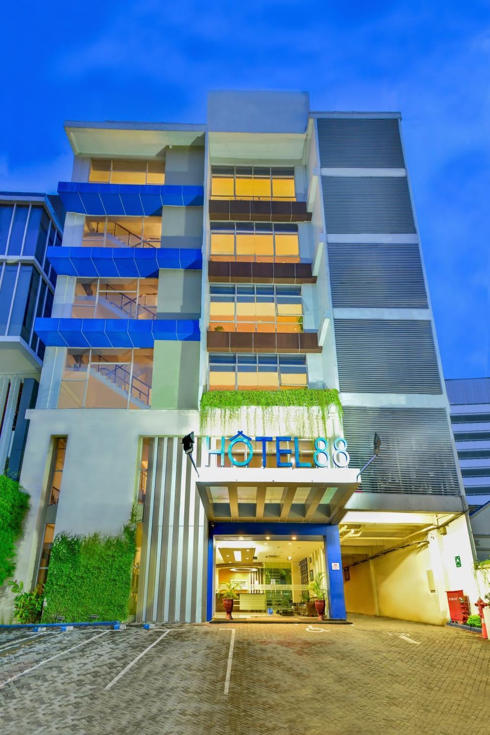Property building, Nearby landmark, Facade/entrance
