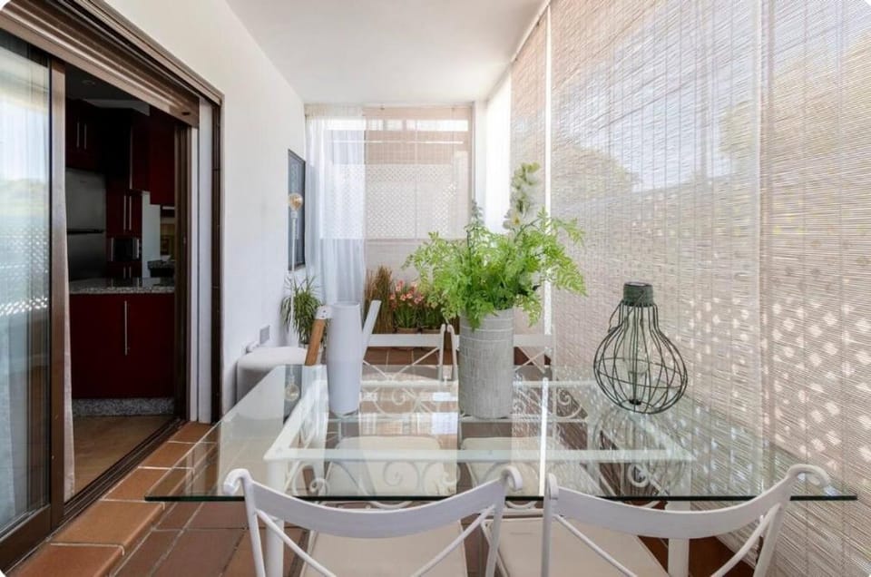 Personal y coqueto en primerísima línea de playa, en la Costa del Sol. Puerto De La Duquesa Apartment in Costa del Sol