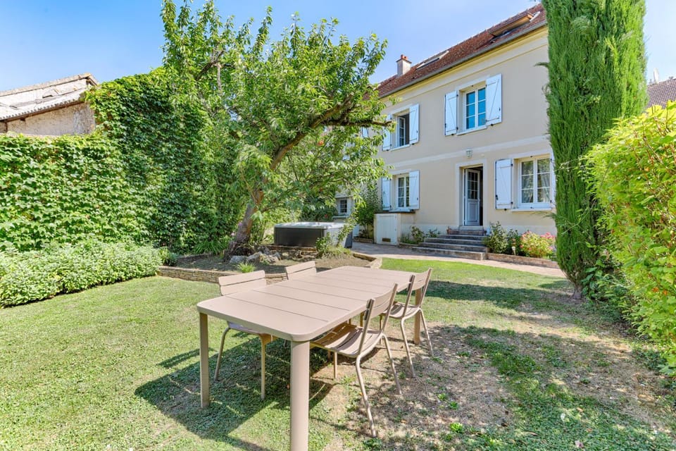 Garden, Garden view