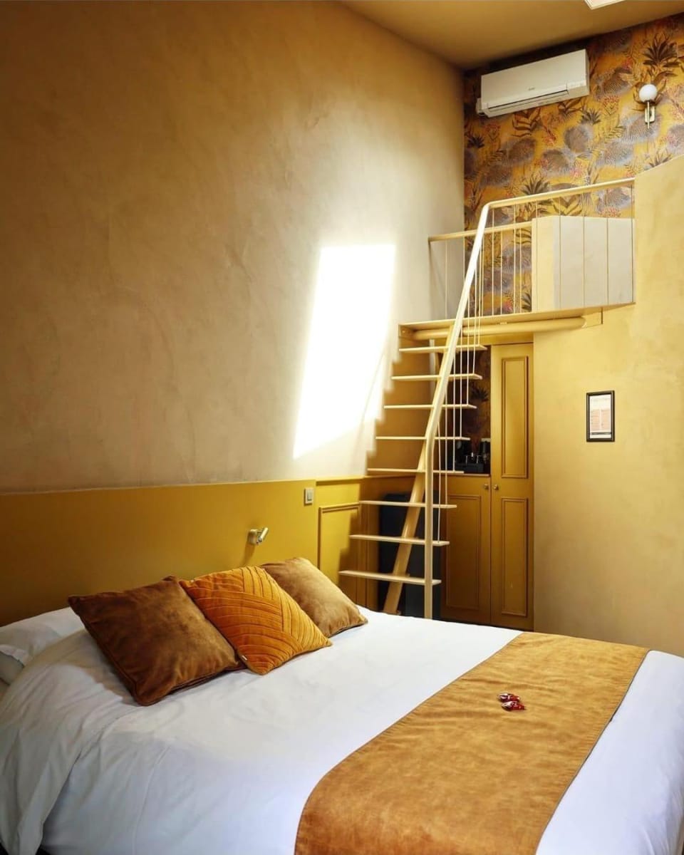 Bed, Bedroom