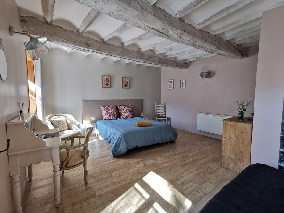 Photo of the whole room