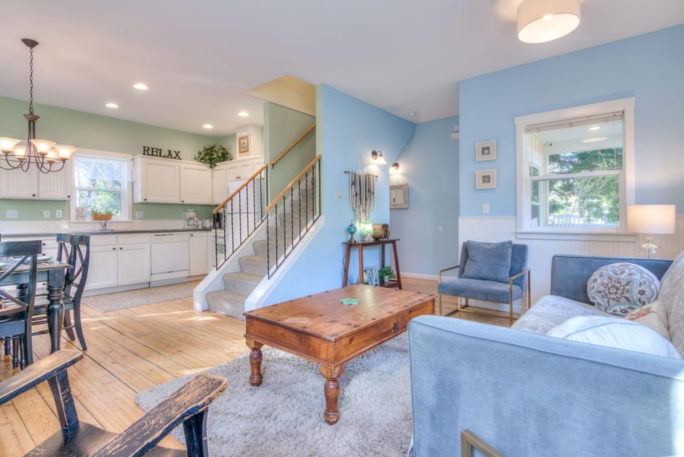 Tides At Bella Beach House in Lincoln Beach