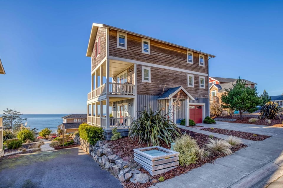 Dune Vista House in Lincoln City