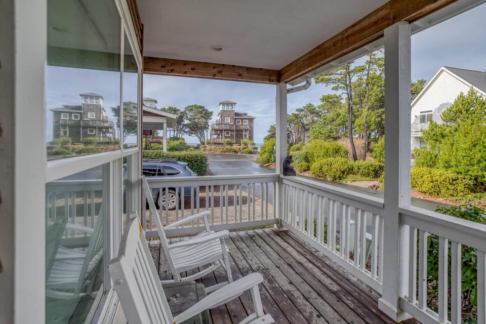 Bella Bear House in Lincoln Beach