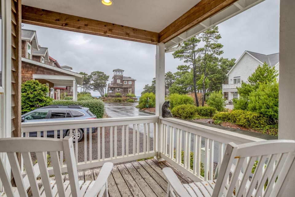 Bella Bear House in Lincoln Beach