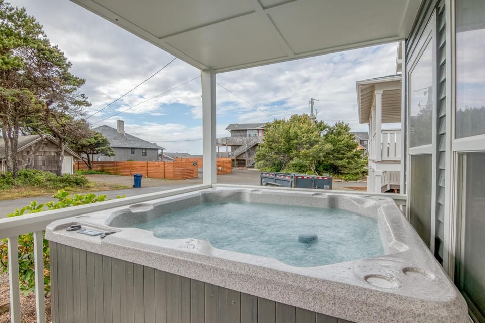 Bella Breeze House in Lincoln Beach