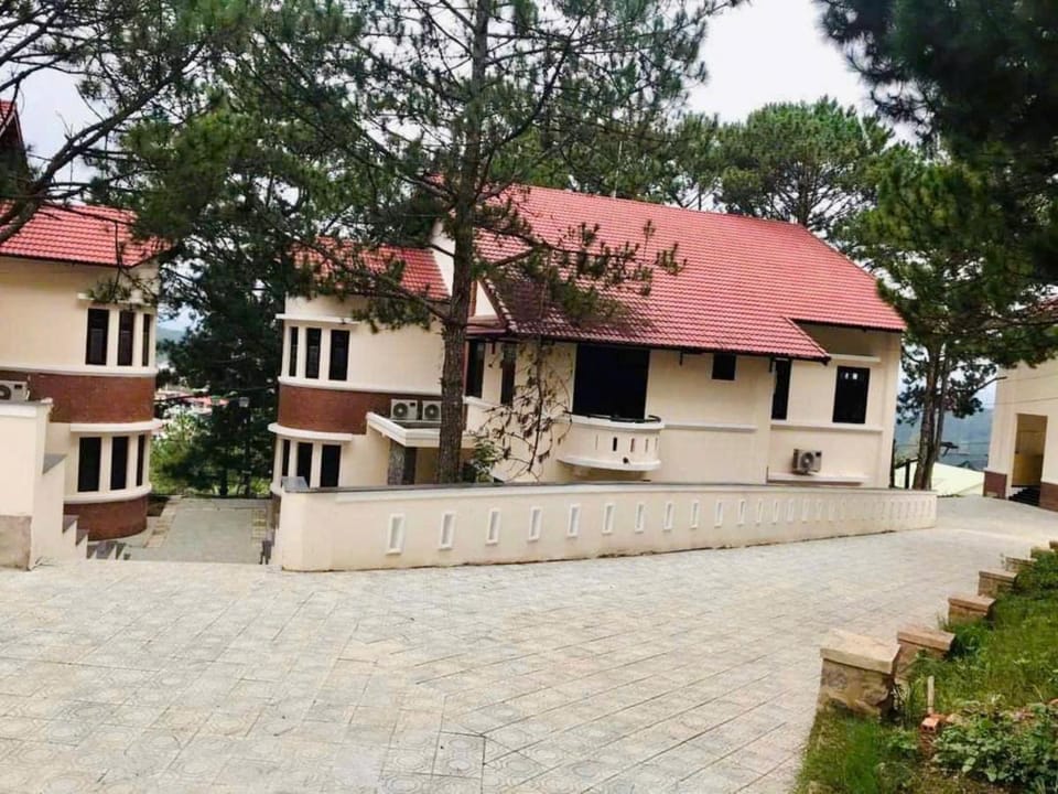 Resort Hoa Sim Da Lat Hotel in Dalat