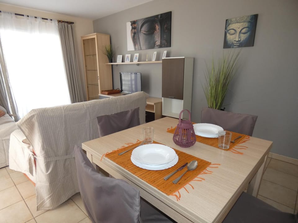 Living room, Dining area