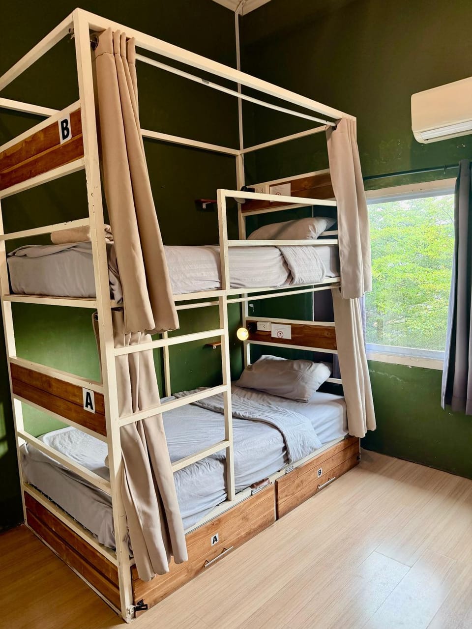 You Empire Hostel & Bar Hostel in Laos