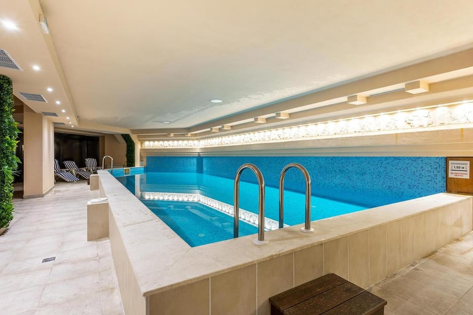 Swimming pool, Swimming pool