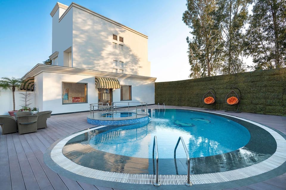 Property building, Swimming pool