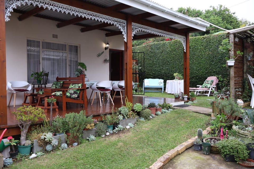 View (from property/room), Garden view, Landmark view, Mountain view
