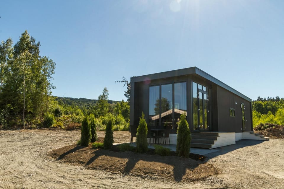 Property building, Facade/entrance, Garden, Balcony/Terrace