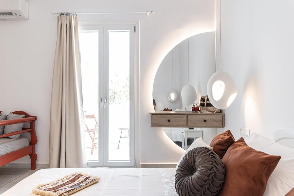 Shower, Toilet, Property building, Patio, Staff, Staff, Spring, Bed, Day, Night, People, People, Summer, Garden, Massage, Bathroom, TV and multimedia, View (from property/room), View (from property/room), Balcony/Terrace, Living room, Other, Other, Photo of the whole room, Decorative detail, Decorative detail, Seating area, Bedroom, Autumn, Text overlay, Text overlay, Guests, Guests, Area and facilities, Area and facilities, Seasons, Time of day, Sunrise, Sunset, children, children, young children, young children, older children, older children, group of guests, group of guests, Family, Family, bidet, concierge, flat iron, furniture, furniture, hair dryier, internet, internet, locker, locker, safe, safe, soundproof, storage, storage, towels, towels, VIP, VIP, wardrobe, wedding, wedding, air conditioner, air conditioner