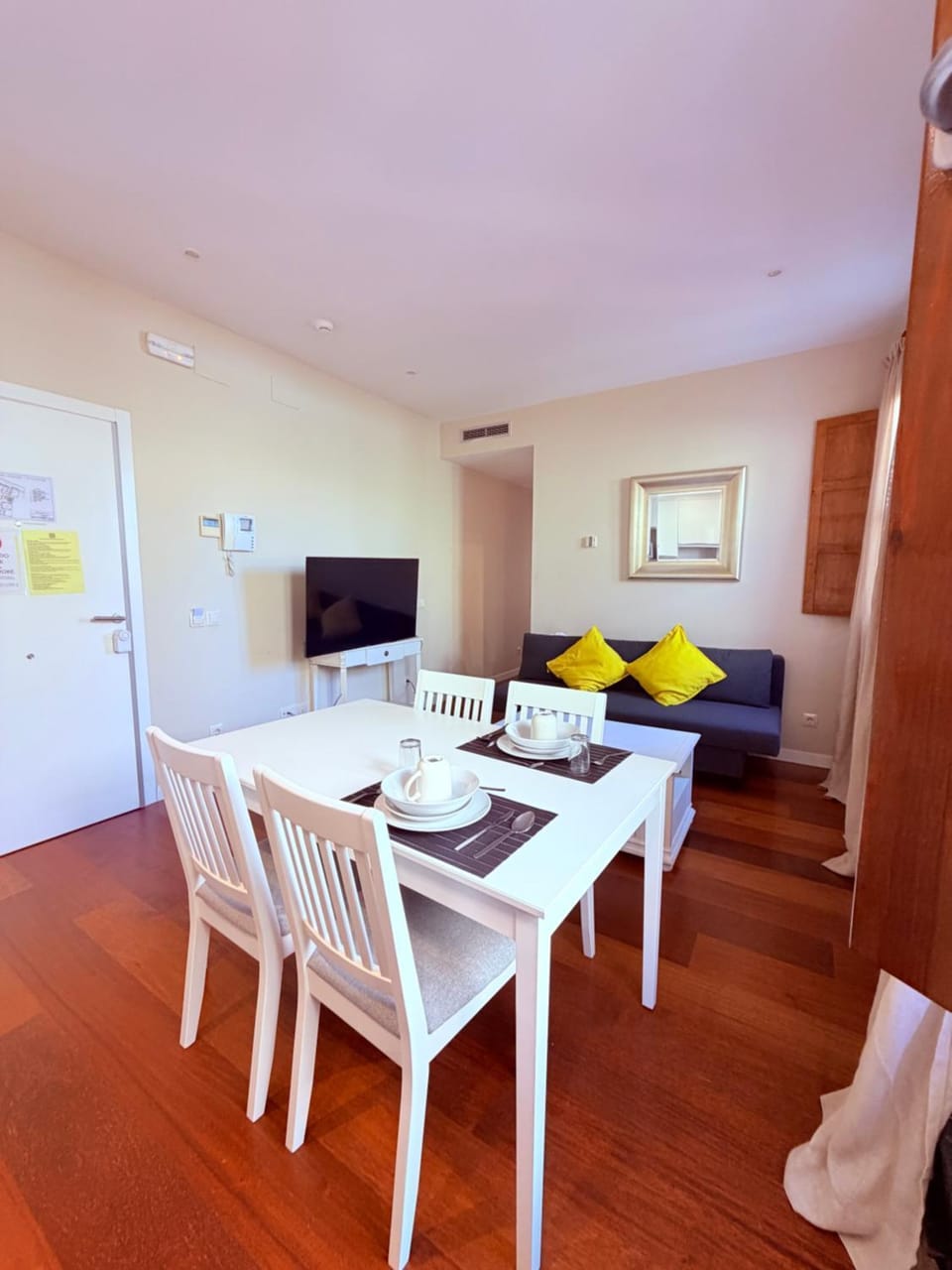 Living room, Dining area