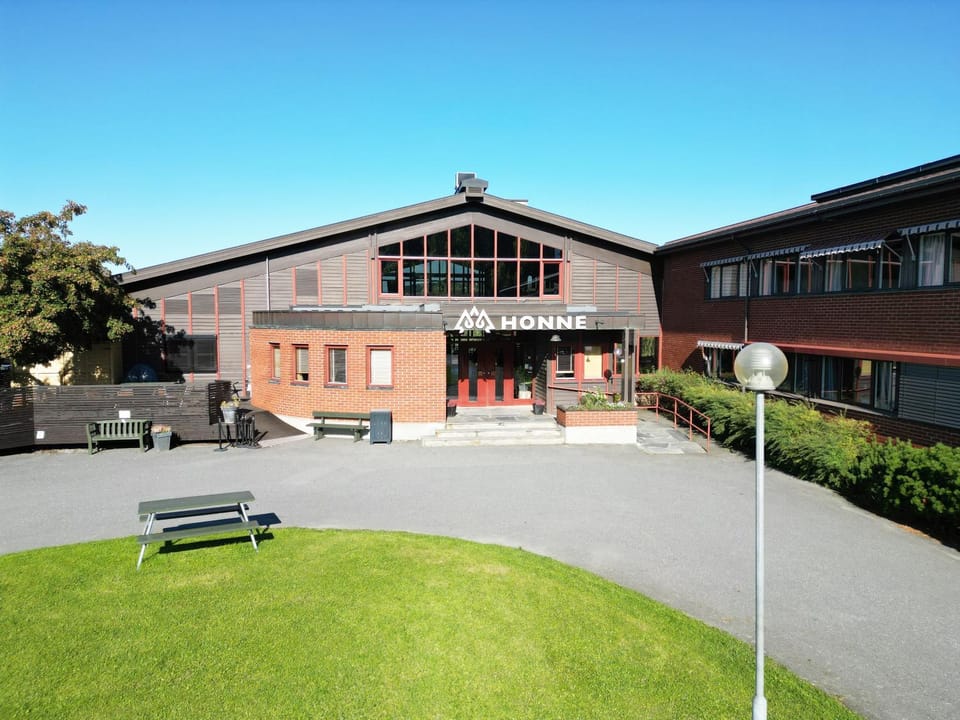 Property building, Facade/entrance, Garden