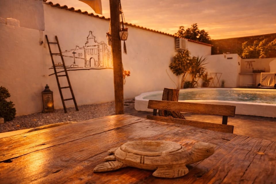 Refúgio do Frade House in Évora District, Portugal