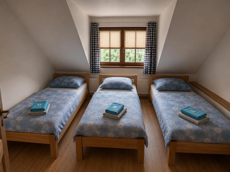 Bedroom, towels