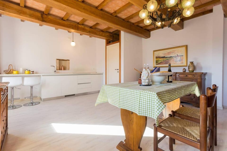 Villa Costanzi: Comfy Apartment Below The Cucco Apartment in Umbria