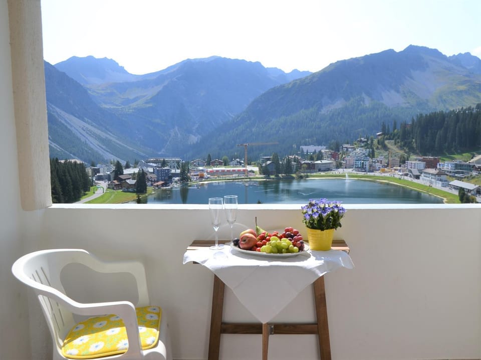 Living room, Mountain view