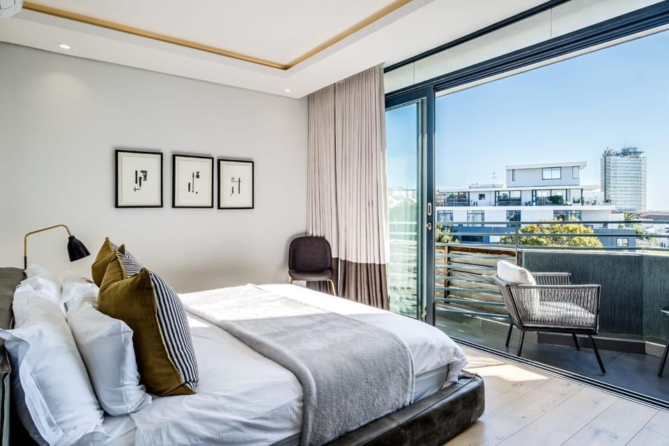 Bed, Balcony/Terrace, Seating area, Bedroom