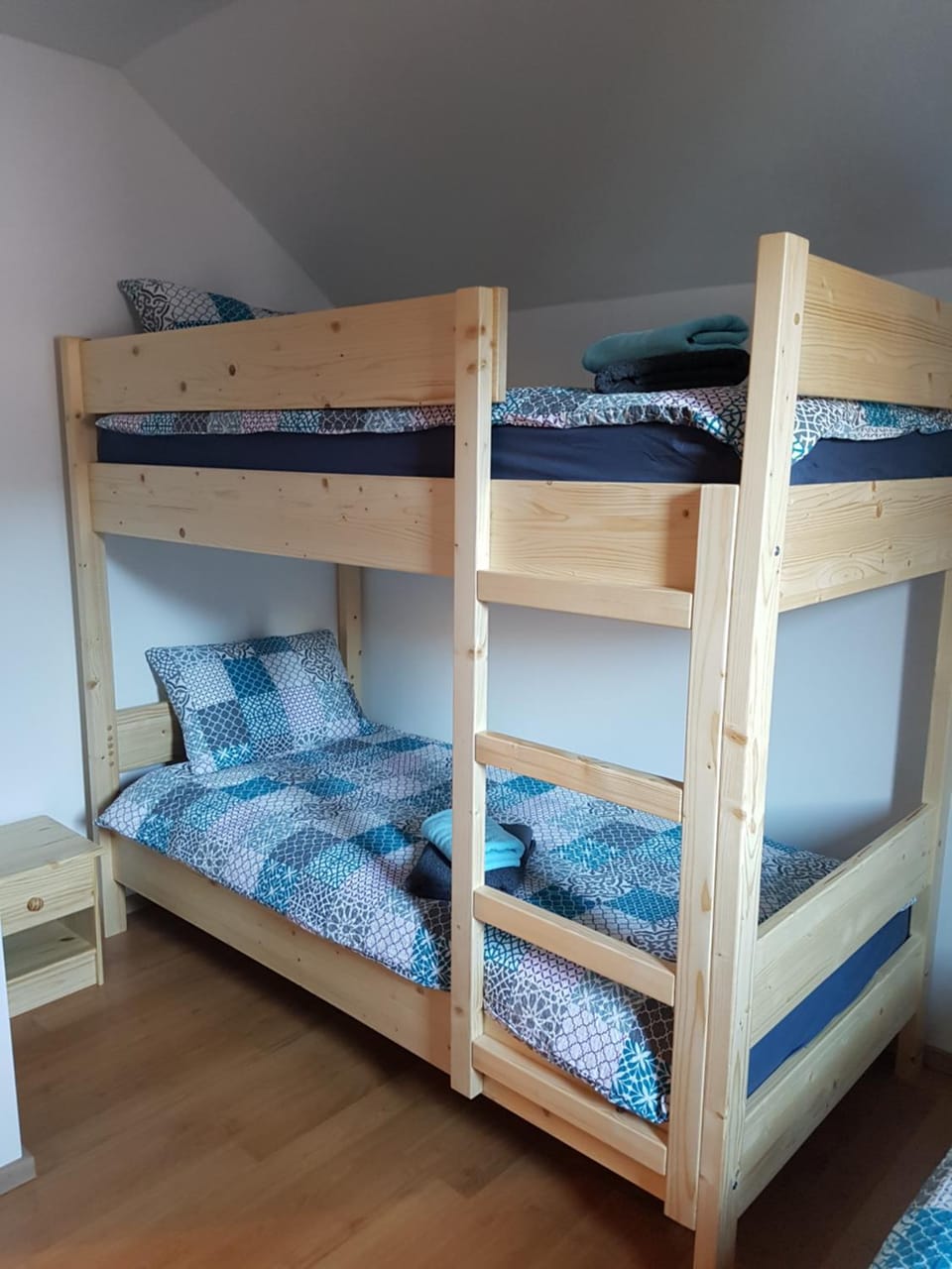 Bedroom, bunk bed