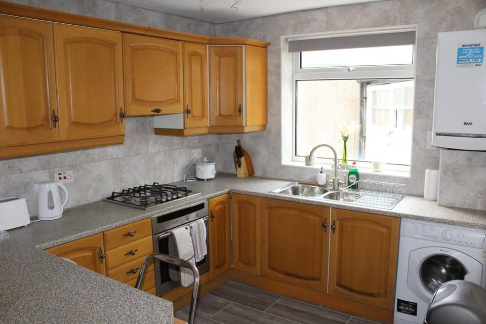 25 Idmiston Road Apartment in London