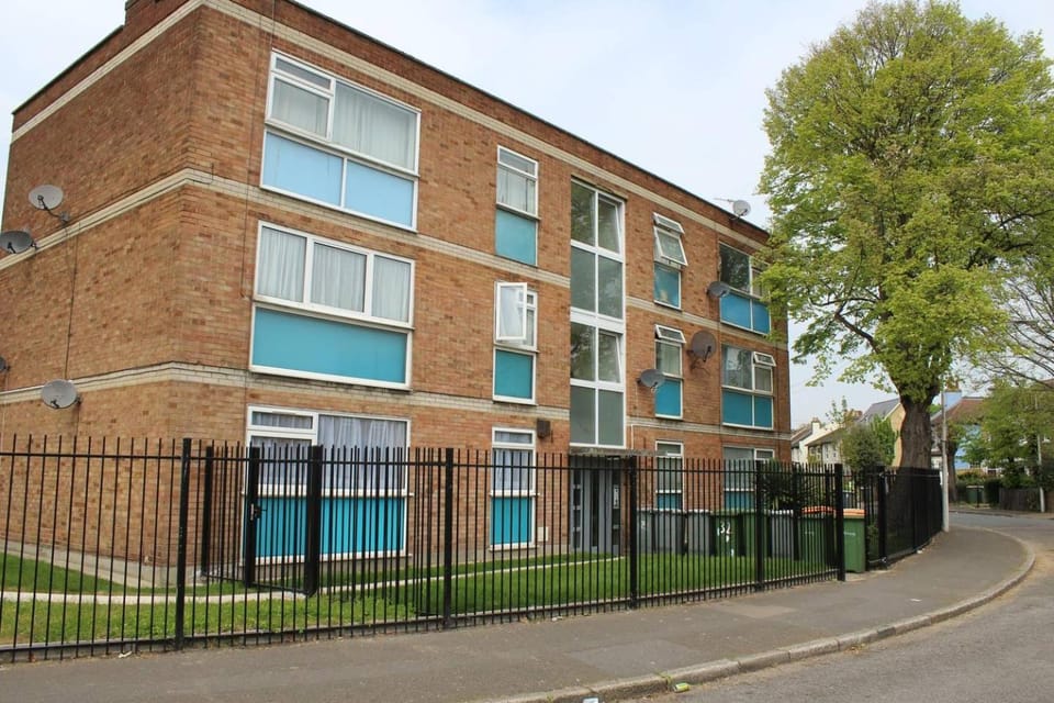 25 Idmiston Road Apartment in London