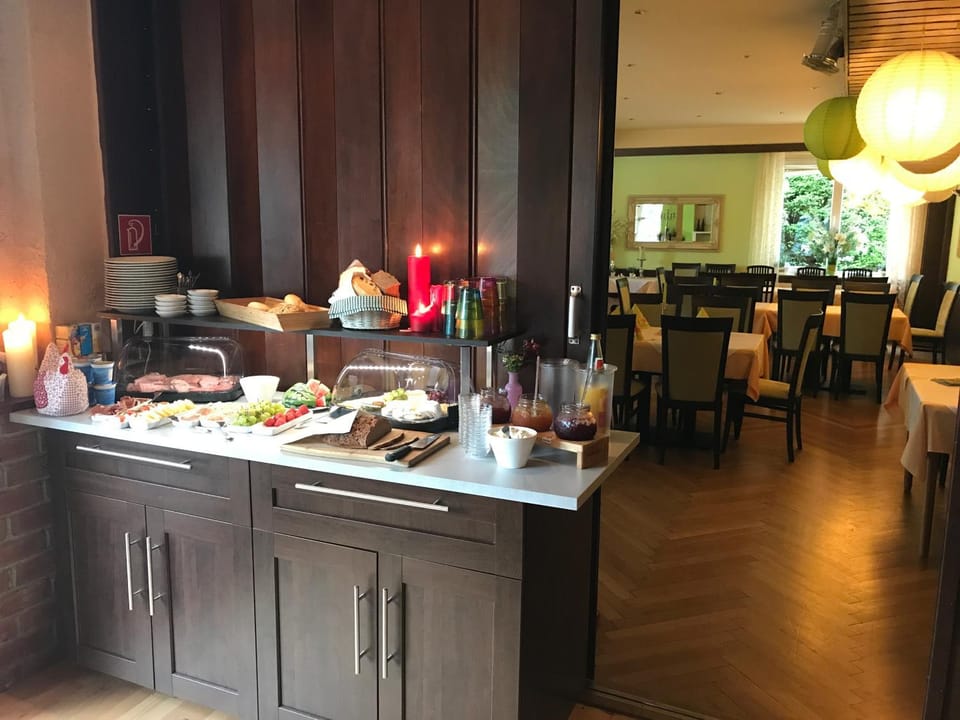 Food and drinks, Buffet breakfast