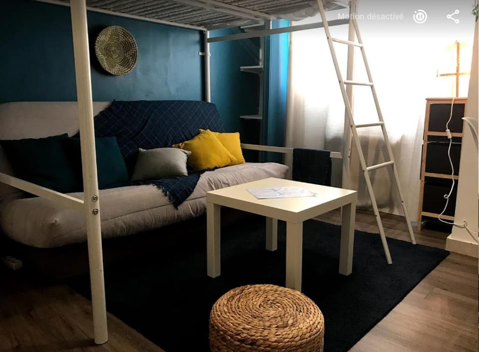 Colorful Studio Cannes Apartment in Cannes
