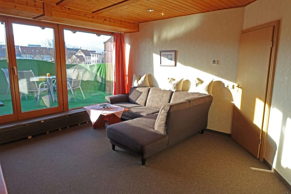 Living room, Photo of the whole room